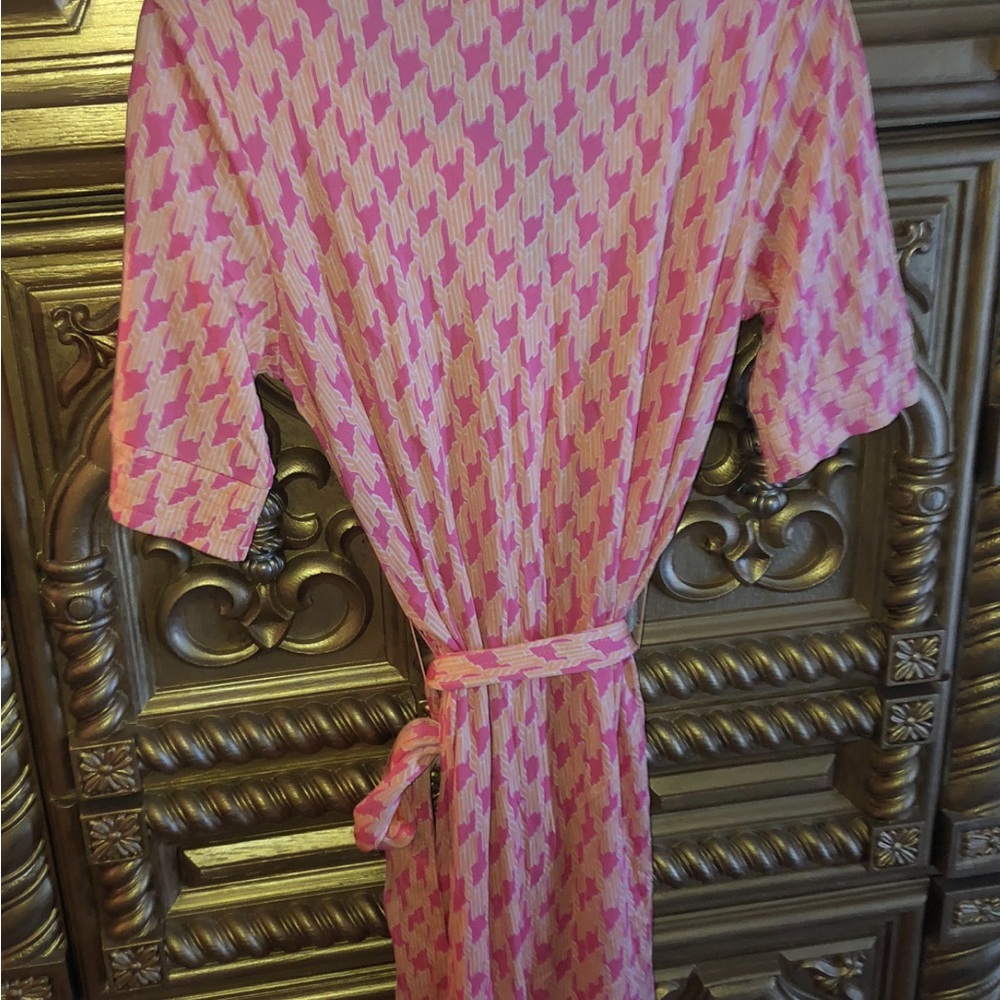 Lilly Pulitzer dress. - Picture 2 of 7